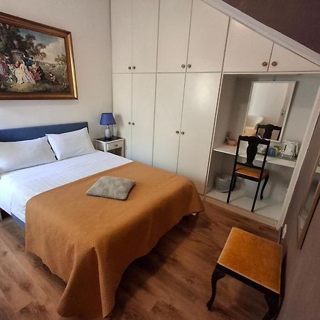 Saint Julian's Rotas B B&B 외부 사진